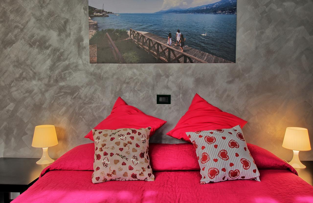 Casa Aurora Self Catering Studio Como Vacanze Екстериор снимка