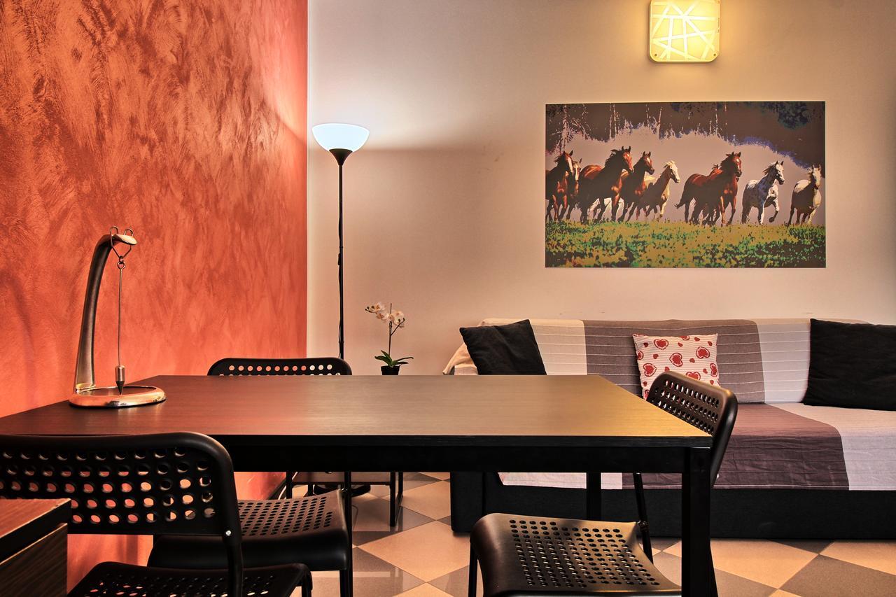 Casa Aurora Self Catering Studio Como Vacanze Екстериор снимка